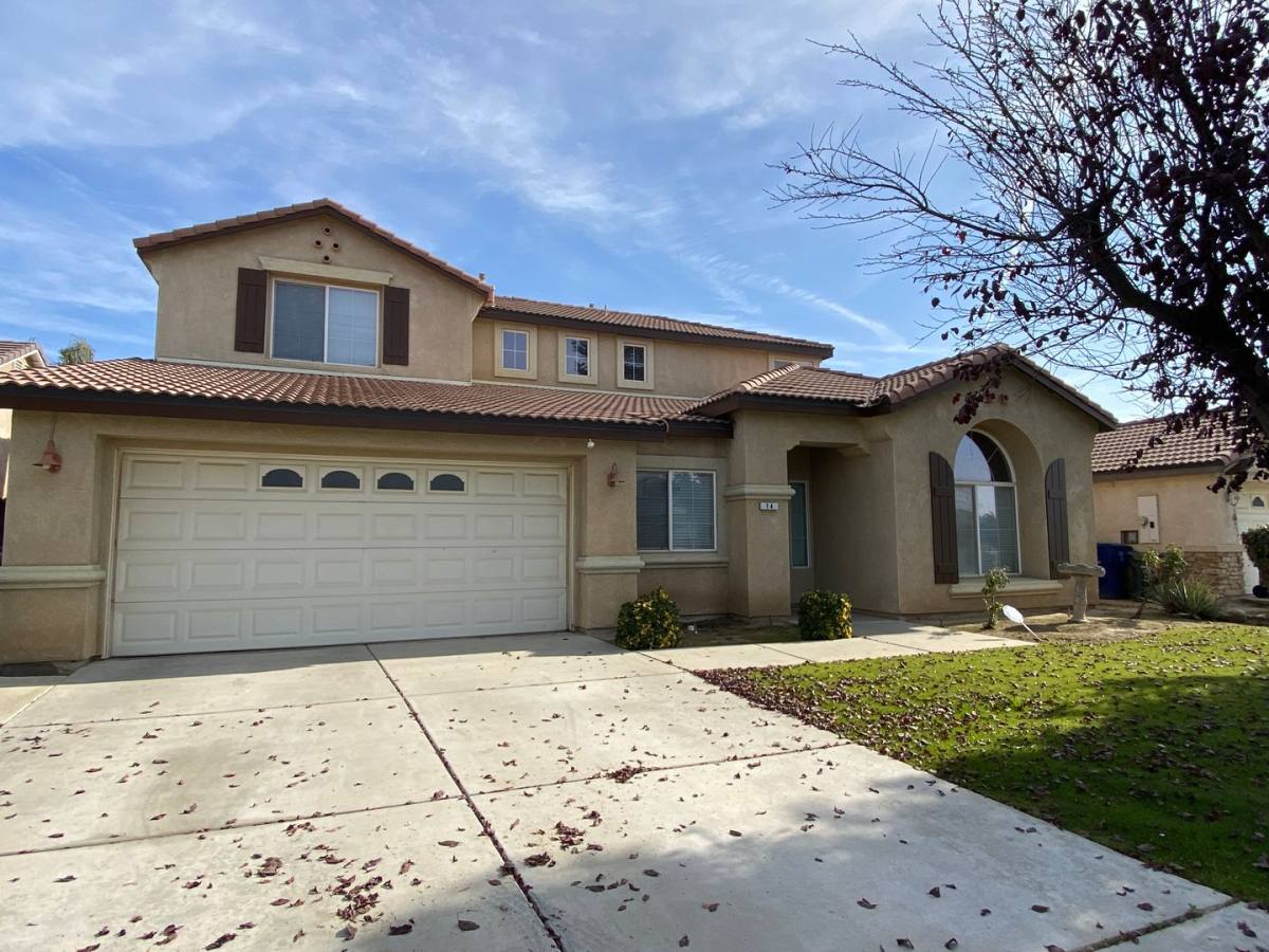 House for rent at 14 Claudia Autumn Dr, Bakersfield, CA 93314