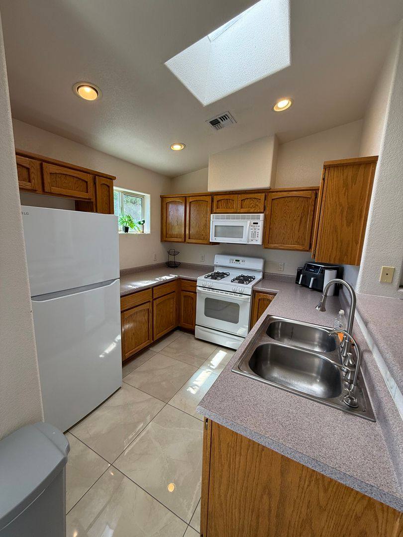 Townhouse for rent at 11323 S Kingman Ave, Yuma, AZ 85367