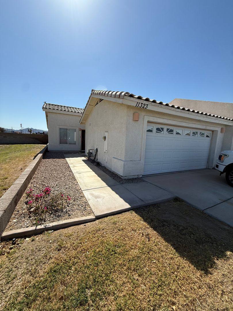 Townhouse for rent at 11323 S Kingman Ave, Yuma, AZ 85367