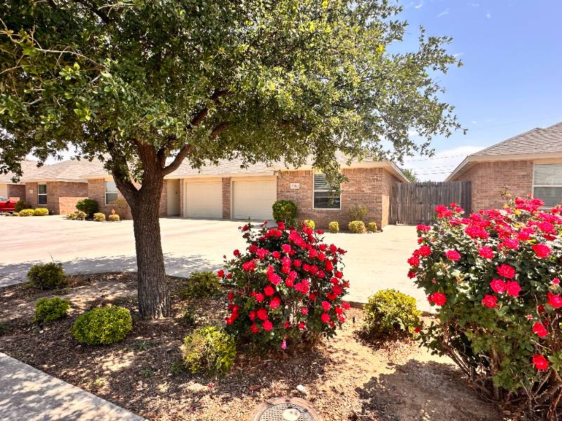Townhouse for rent at 5205 Graceland Dr #B, Midland, TX 79703