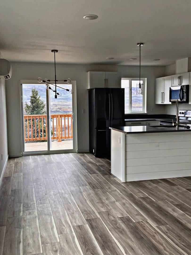 House for rent at 2719 E 9th St, The Dalles, OR 97058