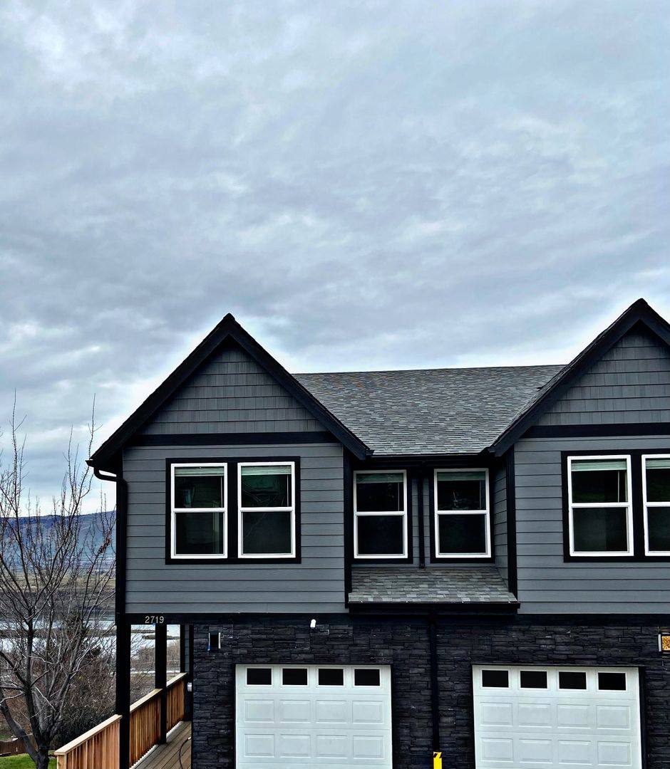 House for rent at 2719 E 9th St, The Dalles, OR 97058