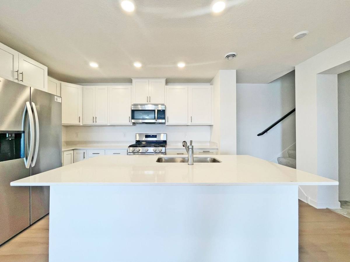 Townhouse for rent at 15022 Adare Way, Rosemount, MN 55068