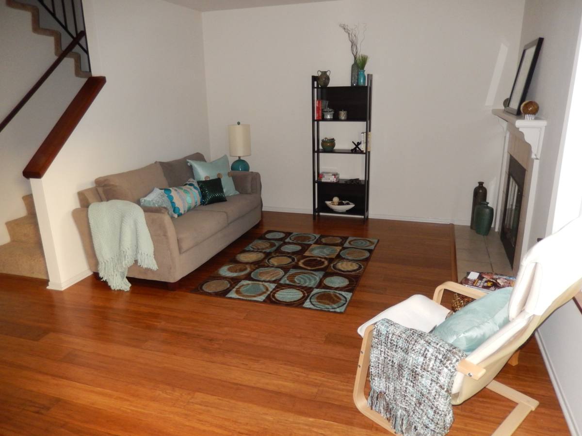Townhouse for rent at 963 Loring #3, San Diego, CA 92109
