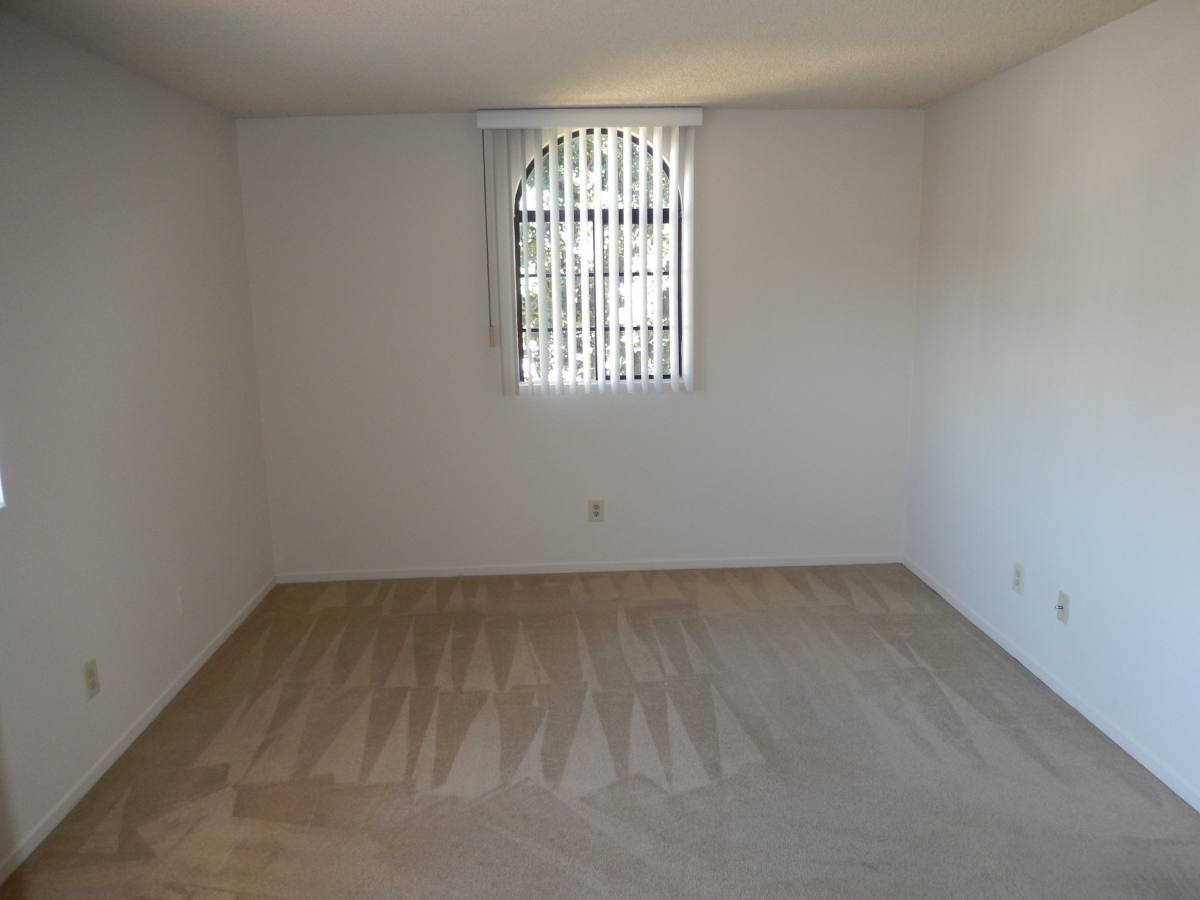 Townhouse for rent at 963 Loring #3, San Diego, CA 92109