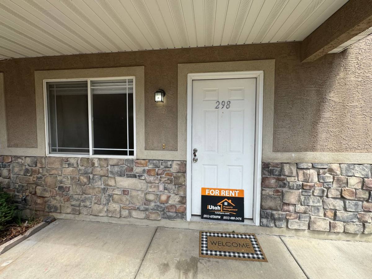Townhouse for rent at 298 E 2350 N, Ogden, UT 84414