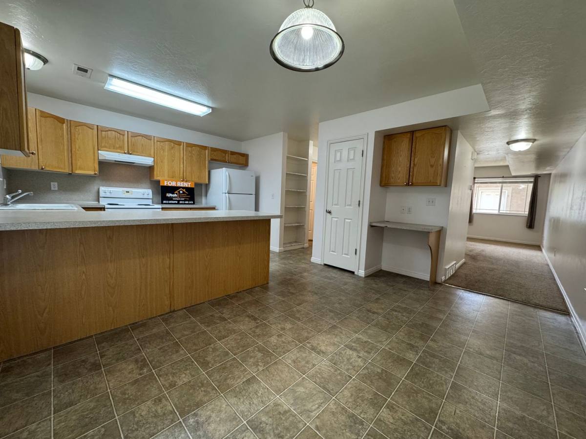 Townhouse for rent at 298 E 2350 N, Ogden, UT 84414