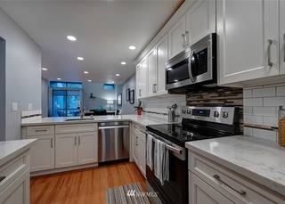 Townhouse for rent at 6439 139th Ave NE #28, Redmond, WA 98052