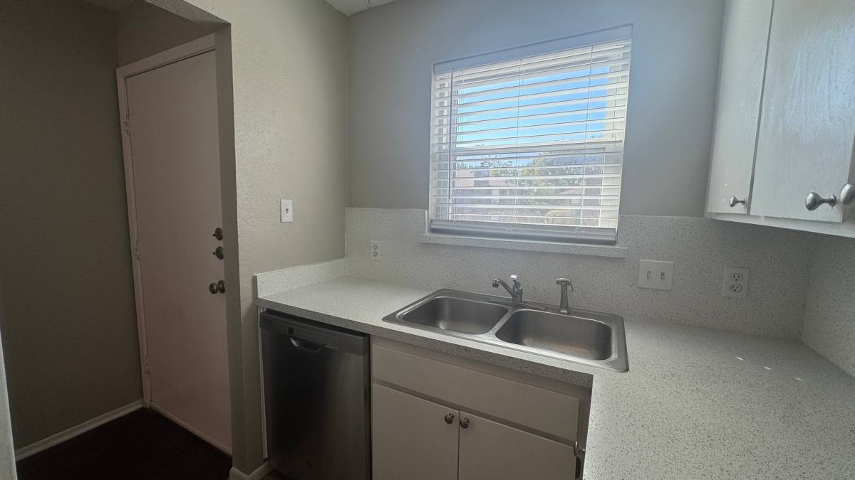 Townhouse for rent at 3813 Coates Circle, Fort Worth, TX 76116