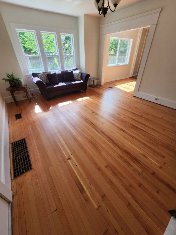 House for rent at 5112 SE Aldercrest Rd, Portland, OR 97222