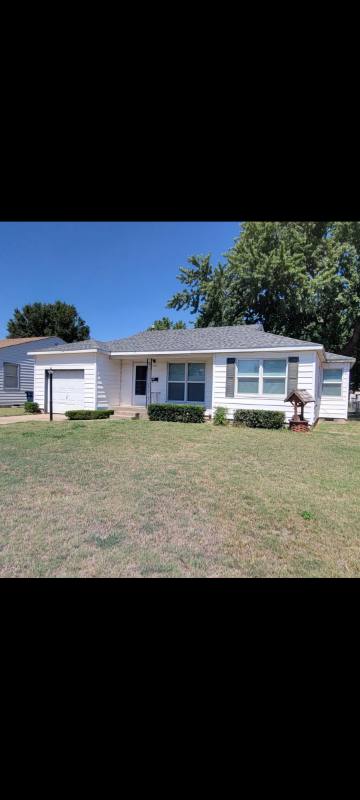 House for rent at 2314 W Maple Ave #1, Enid, OK 73703
