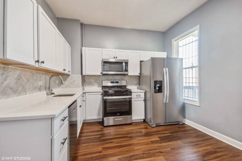 Apartment for rent at 6649 S Greenwood Ave #1, Chicago, IL 60637