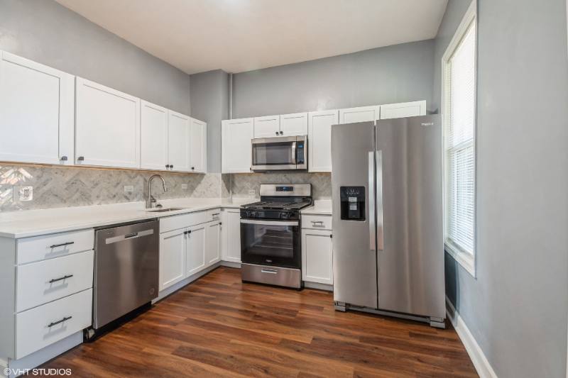 Apartment for rent at 6649 S Greenwood Ave #1, Chicago, IL 60637