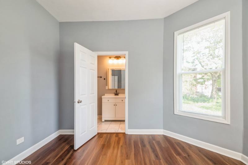 Apartment for rent at 6649 S Greenwood Ave #1, Chicago, IL 60637