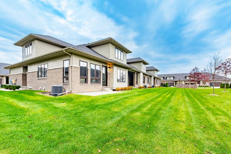 Apartment for rent at 7488 Gramercy Circle, West Bloomfield, MI 48322