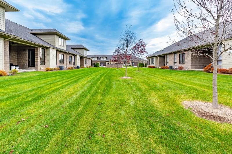 Apartment for rent at 7488 Gramercy Circle, West Bloomfield, MI 48322