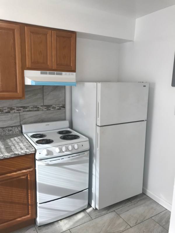 Apartment for rent at 4811 Cadieux Rd #11, Detroit, MI 48224