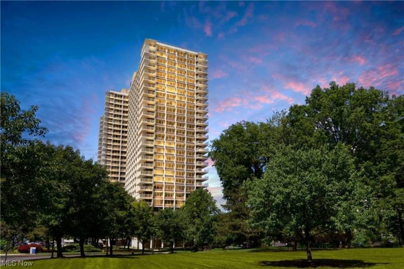 Apartment for rent at 12700 Lake Ave, Lakewood, OH 44107