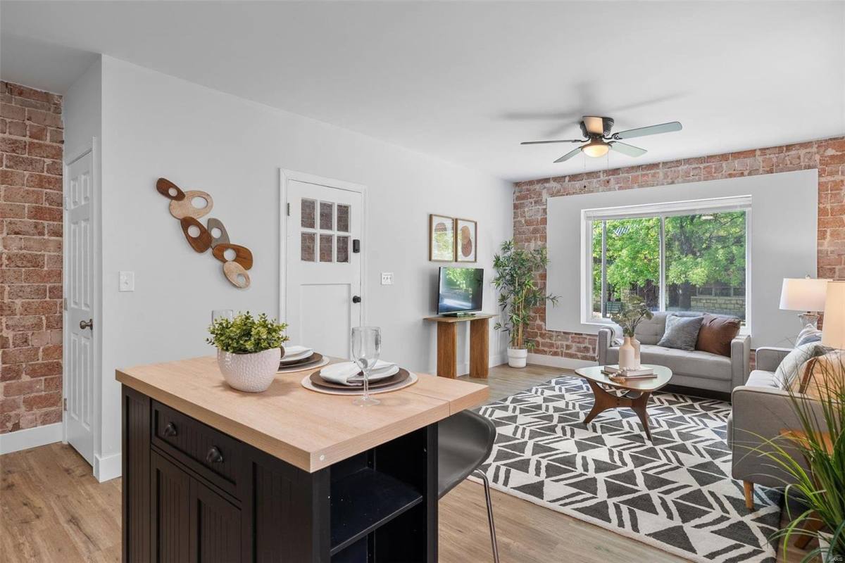 Apartment for rent at 5303 Bancroft Ave #2W, Saint Louis, MO 63109