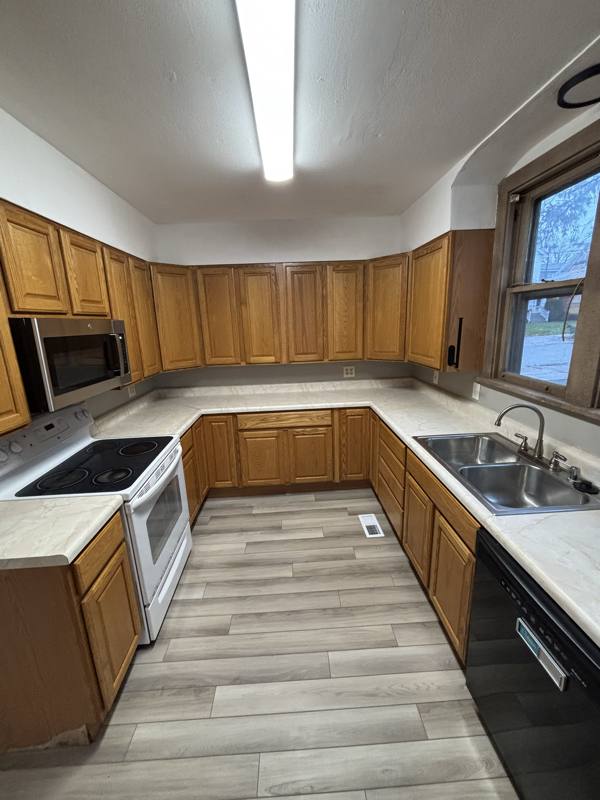 Apartment for rent at 601 Hillsboro Ave, Edwardsville, IL 62025