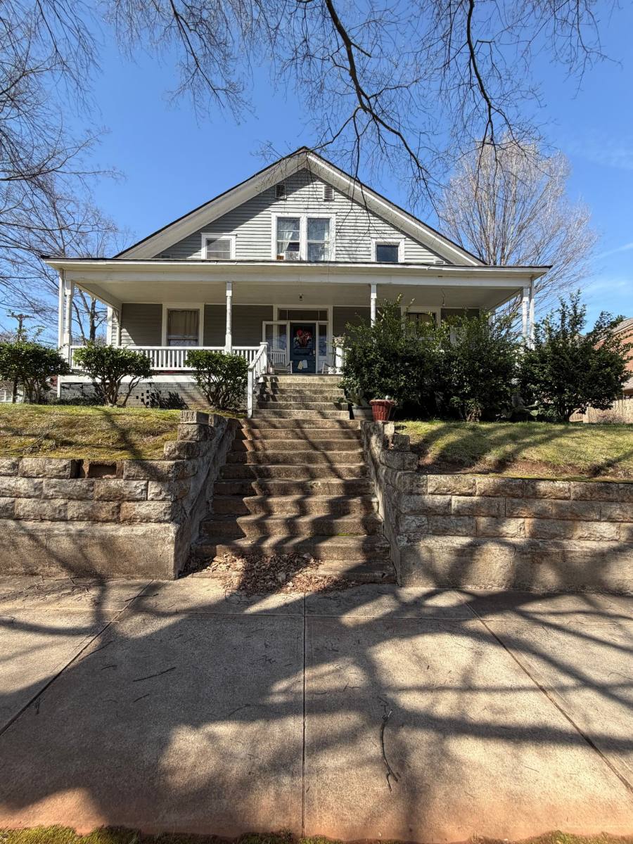 Apartment for rent at 401 E Broad St #1, Statesville, NC 28677