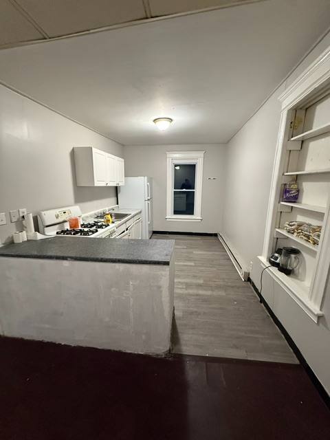 Apartment for rent at 30 Walnut Ave #2, Waterbury, CT 06704
