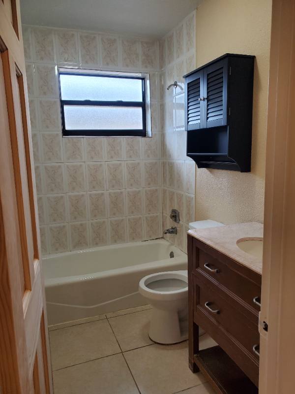Townhouse for rent at 1551 W 43 Place, Hialeah, FL 33012