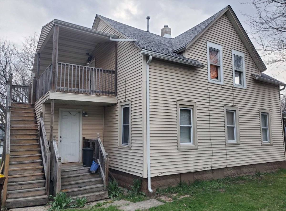 Apartment for rent at 1002 Lincoln Ave #2, Rockford, IL 61102