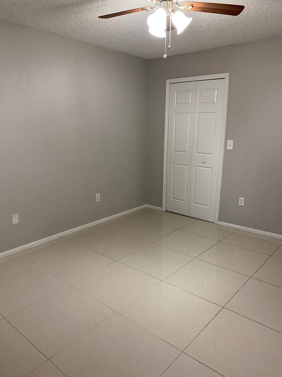 Condo for rent at 5124 Park Central Dr #517, Orlando, FL 32839