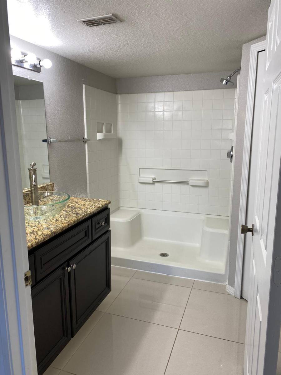 Condo for rent at 5124 Park Central Dr #517, Orlando, FL 32839