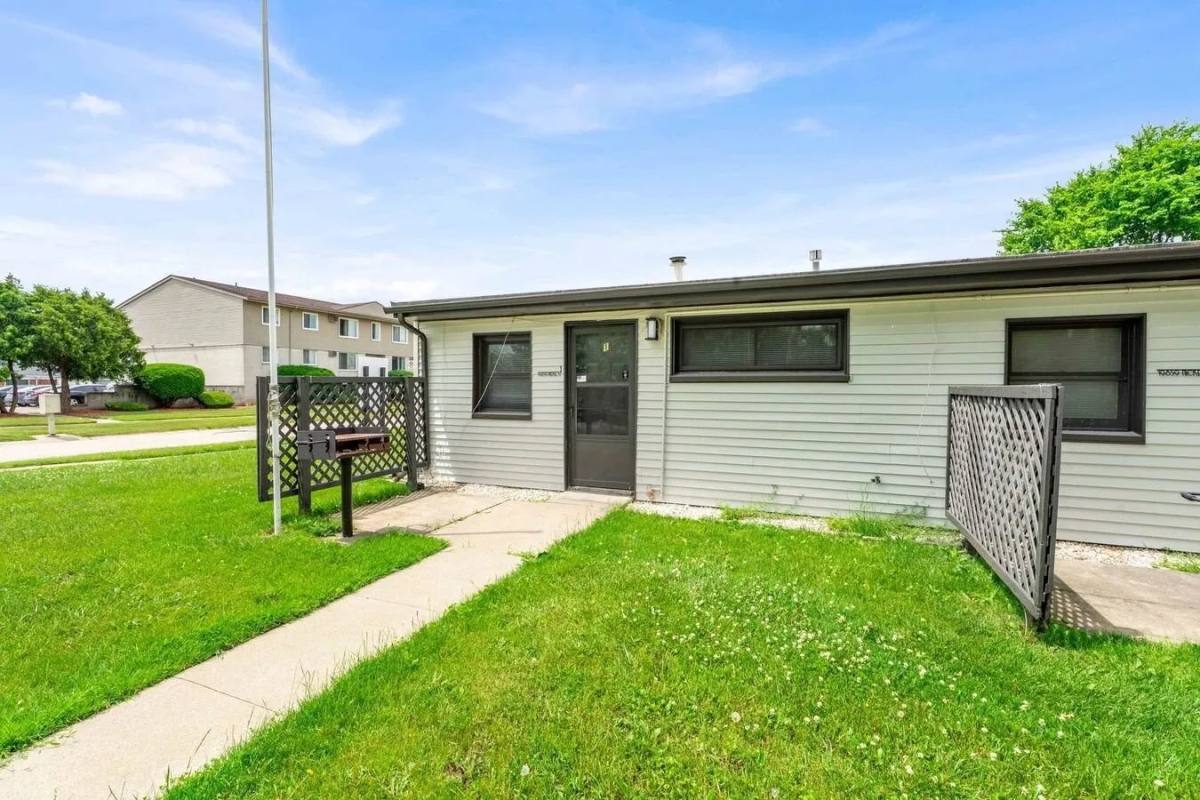 Apartment for rent at 19859 Nicke St #1, Clinton Township, MI 48035