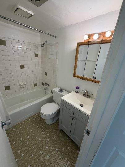 Apartment for rent at 744 E Michigan Ave #4, Battle Creek, MI 49014