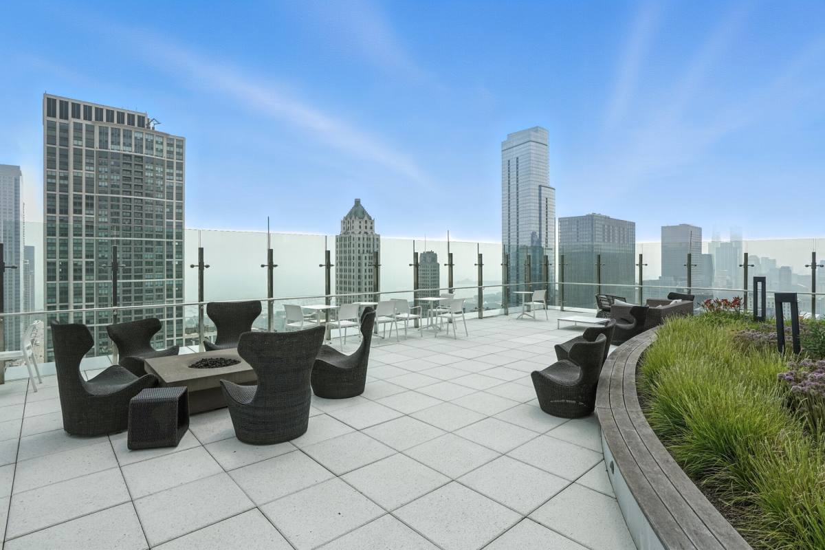 Apartment for rent at 133 N Dearborn St, Chicago, IL 60602