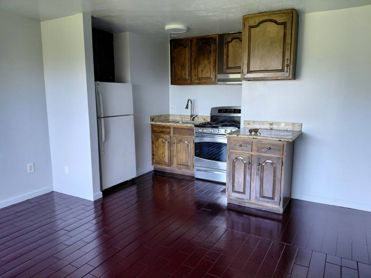 Apartment for rent at 6170 Plymouth Ave S, Richmond, CA 94805