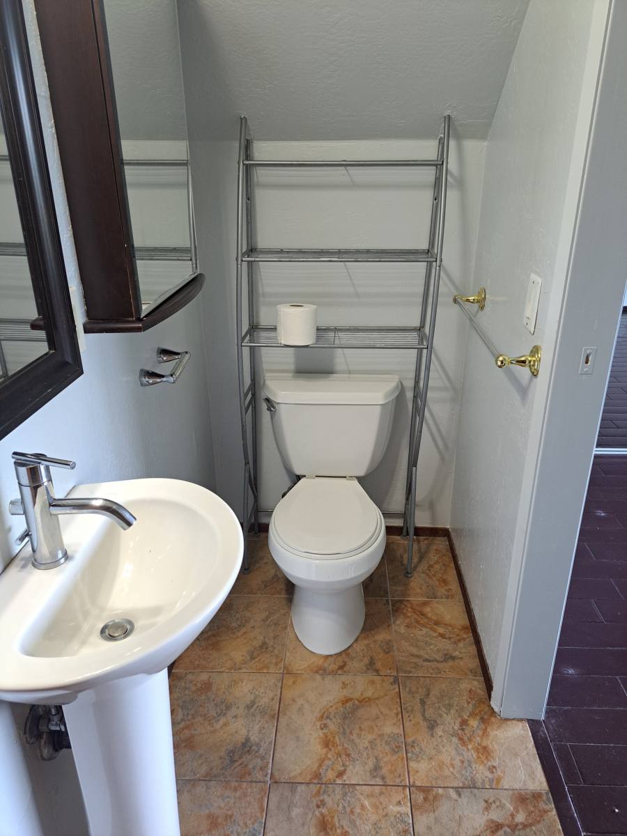 Apartment for rent at 6170 Plymouth Ave S, Richmond, CA 94805