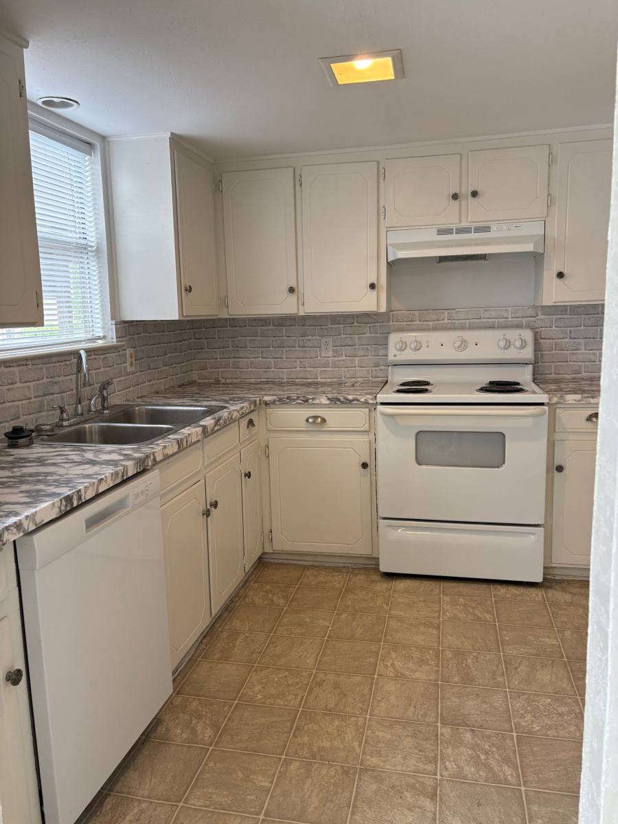 Apartment for rent at 5355 Wonder Dr, Fort Worth, TX 76133