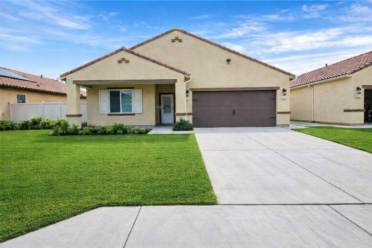 House for rent at 7615 Cranberry Way, Bakersfield, CA 93313