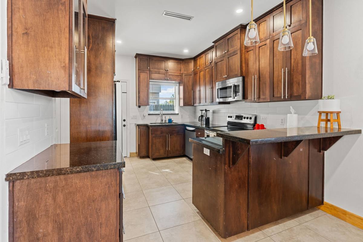 Townhouse for rent at 3002 S L Lane #4, McAllen, TX 78503