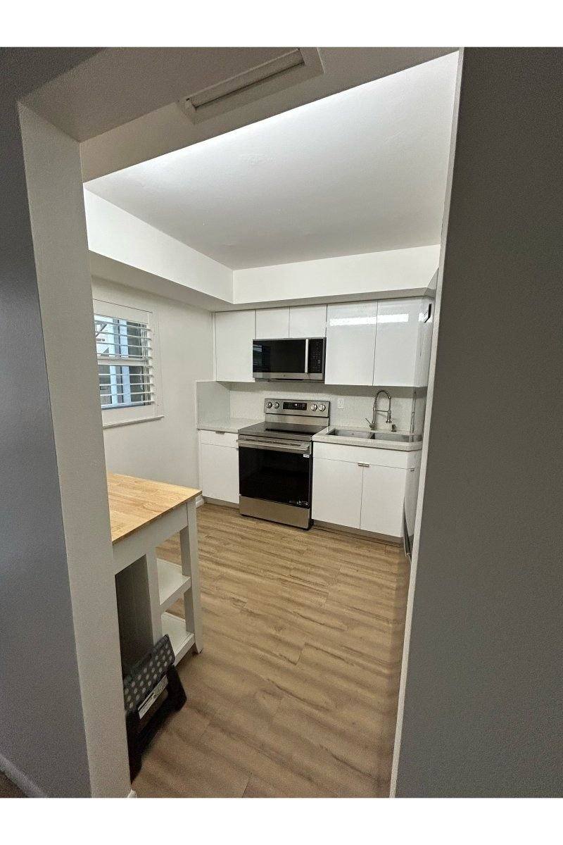 Condo for rent at 1540 Glen Oaks Dr E #B222, Sarasota, FL 34232