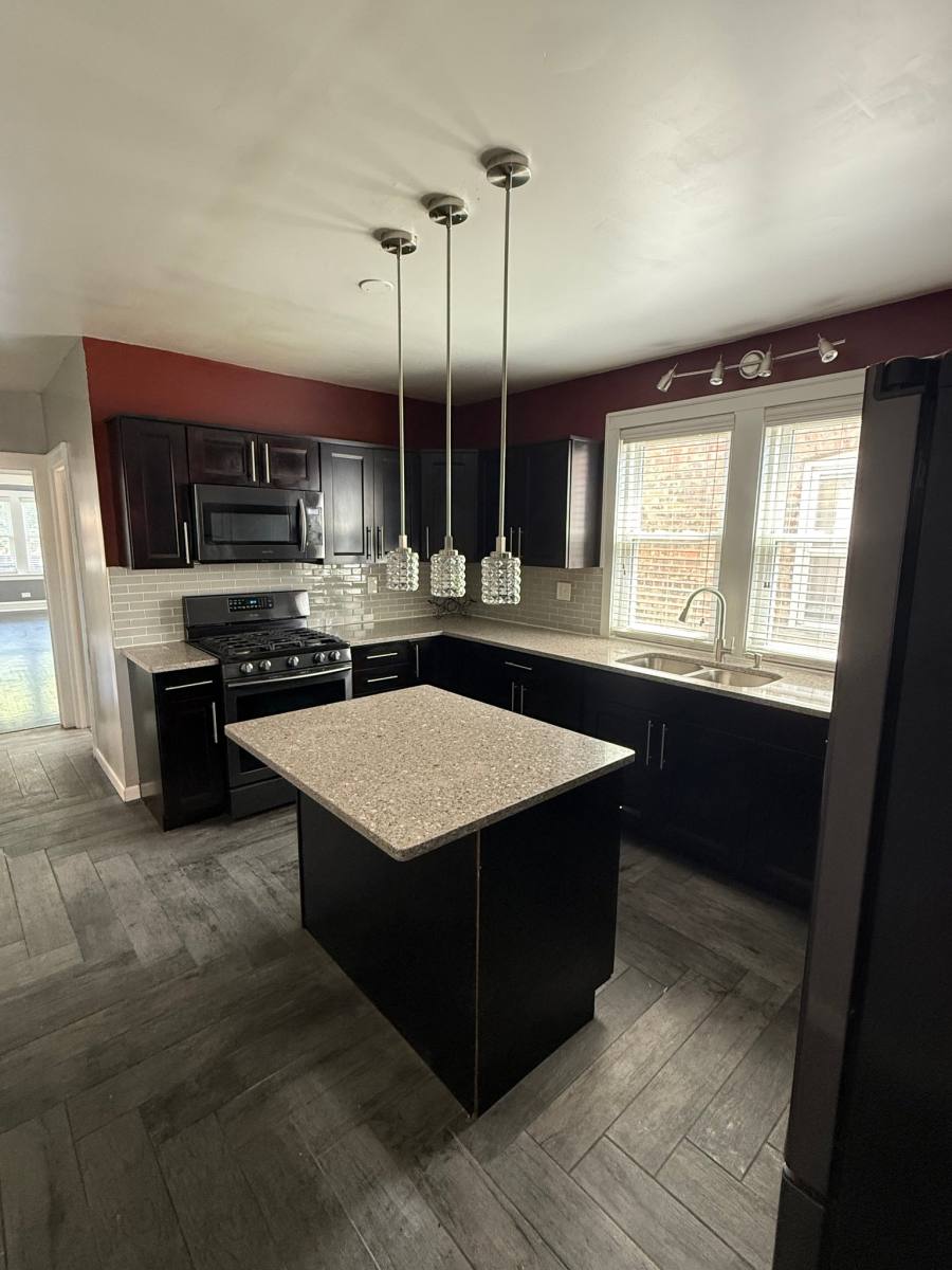 Apartment for rent at 1822 Ridgeland Ave #2, Berwyn, IL 60402