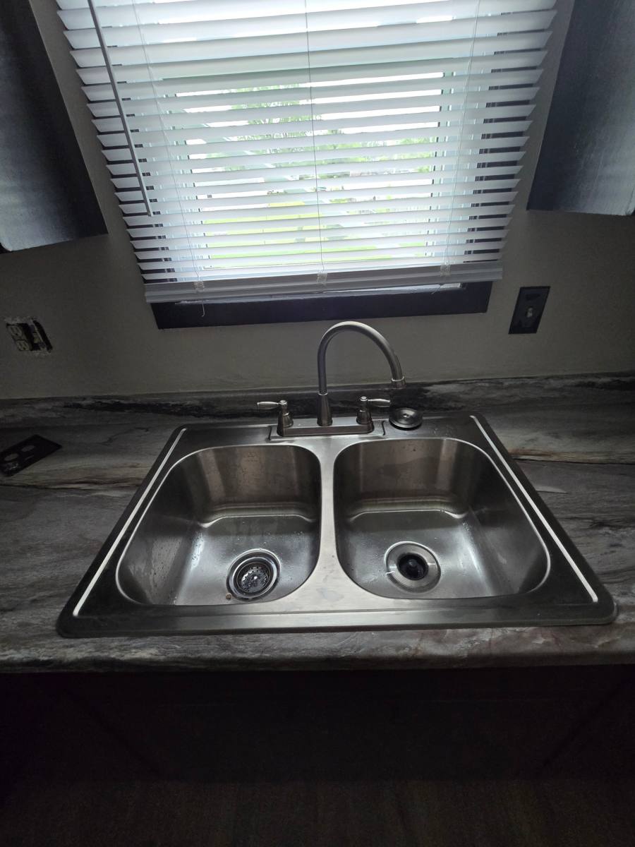 Townhouse for rent at 1413 E 38th, Erie, PA 16504