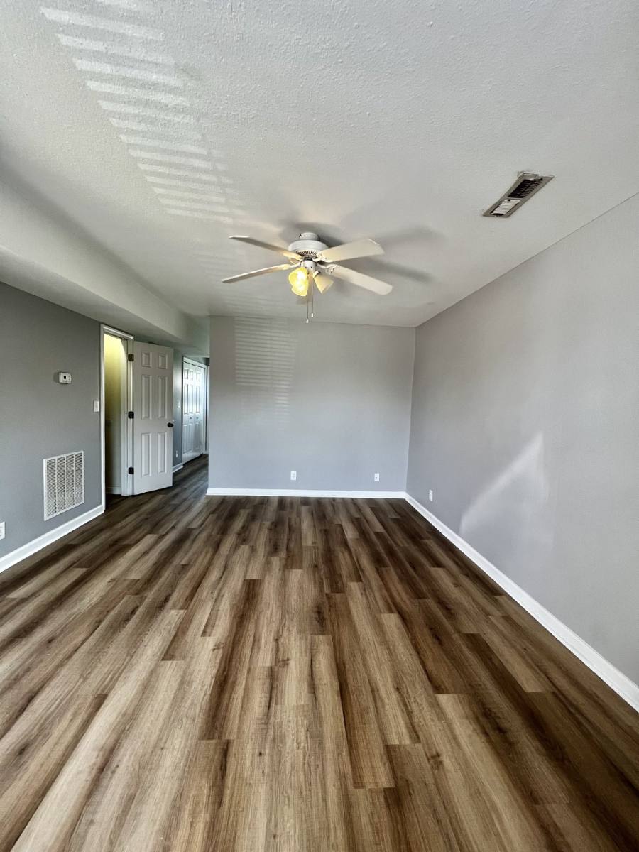 Townhouse for rent at 253-1A Executive Ave, Clarksville, TN 37042