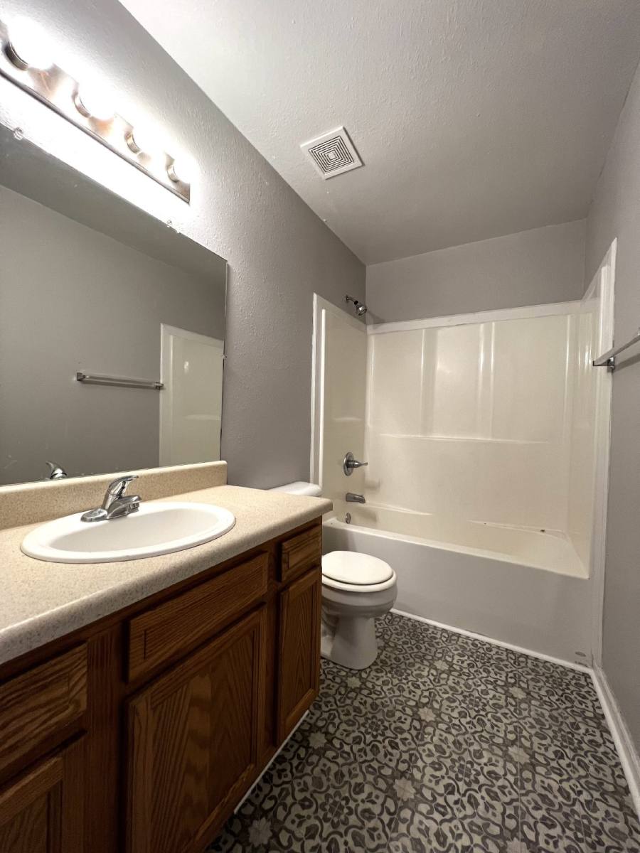 Townhouse for rent at 253-1A Executive Ave, Clarksville, TN 37042