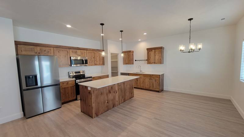 Townhouse for rent at 2112 W Redfox Way, Ogden, UT 84401