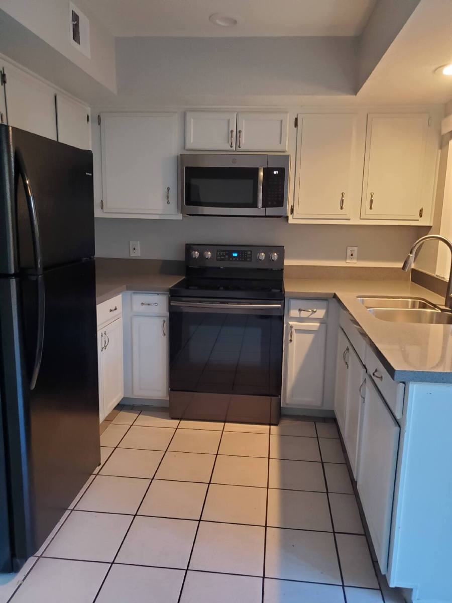 Townhouse for rent at 9228 N 7th Ave #2, Phoenix, AZ 85020