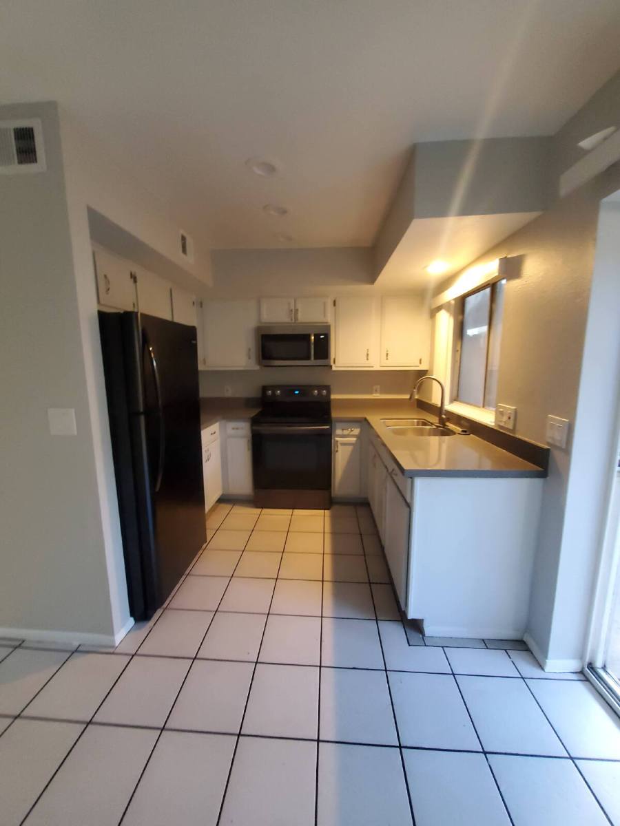 Townhouse for rent at 9228 N 7th Ave #2, Phoenix, AZ 85020