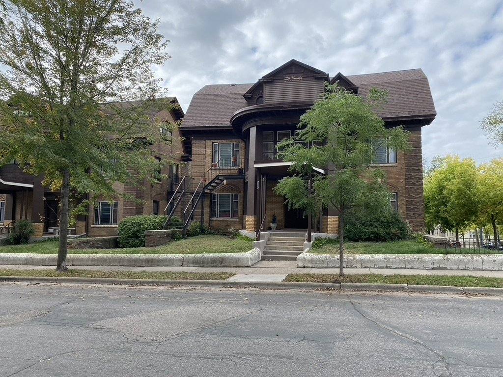 Apartment for rent at 2006 2008 Dupont Ave S #5, Minneapolis, MN 55405