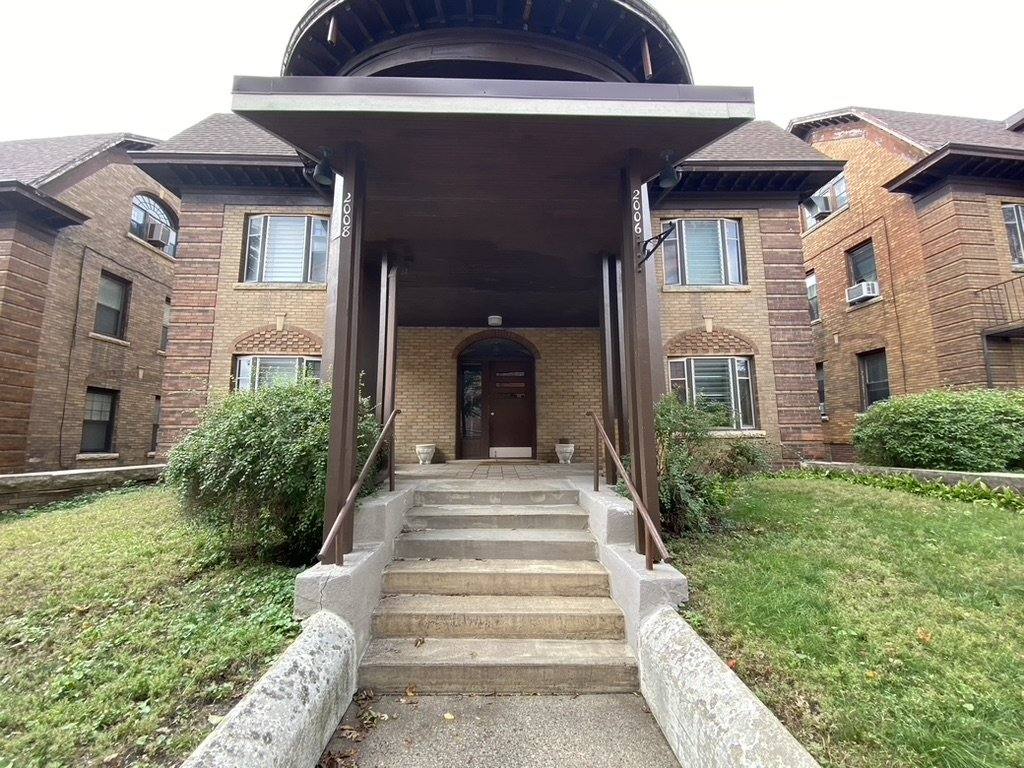 Apartment for rent at 2006 2008 Dupont Ave S #5, Minneapolis, MN 55405