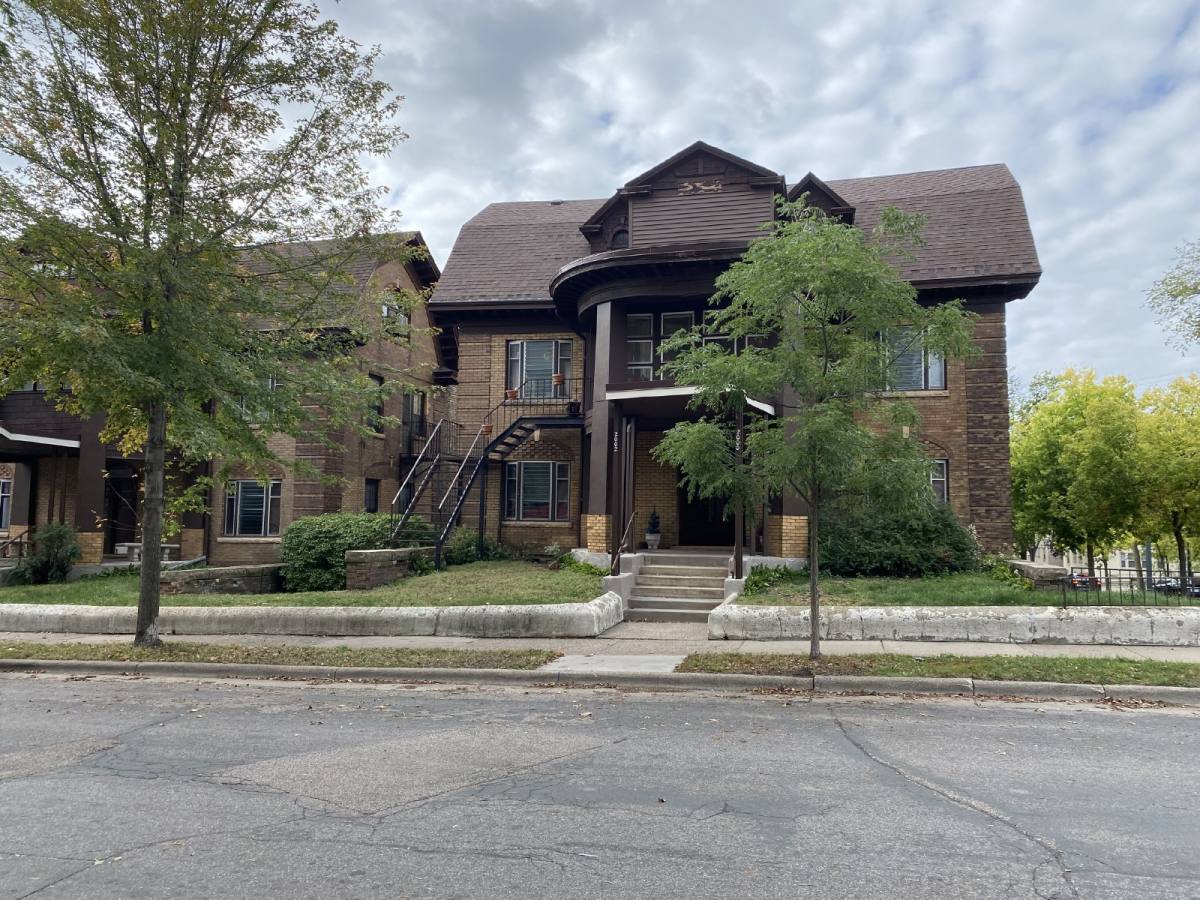 Apartment for rent at 2006 2008 Dupont Ave S #5, Minneapolis, MN 55405