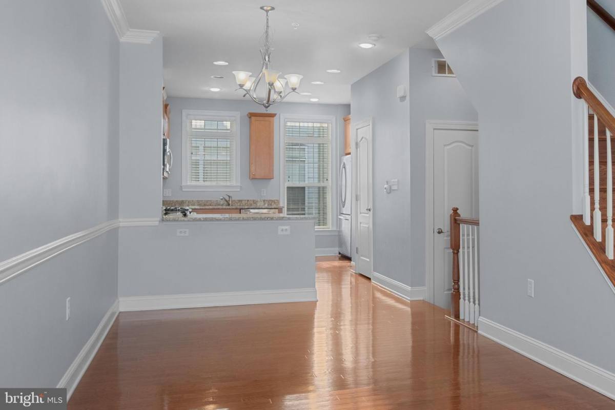 Townhouse for rent at 428 N Thomas St, Arlington, VA 22203